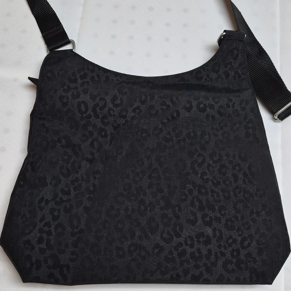 Baggallini Charcoal Leopard Crossbody Bag Exc Cond - Picture 7 of 10